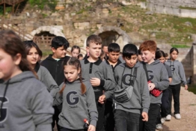 Öğrenciler tarihi dokuyu hayranlıkla inceledi