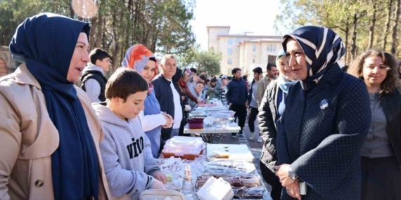 Öğrencilerden Filistin’e destek kampanyası