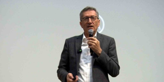 Önceki dönem Milli Eğitim Bakanı Selçuk: "Dünya, eğitim bilimleri ve diğer bilimler açısından çok farklı bir dönemden geçiyor"