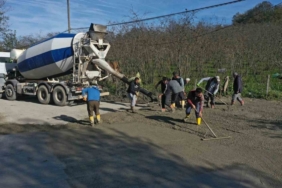 Ordu’da beton yol çalışmaları devam ediyor