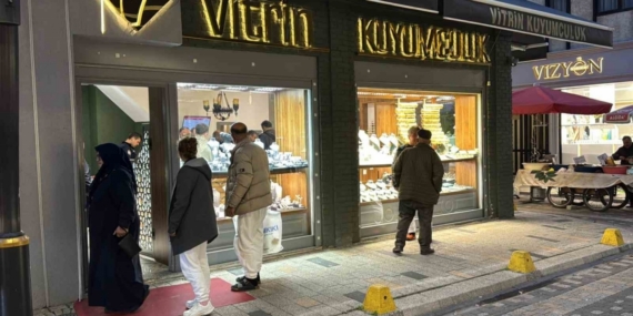 Ordu’da kuyumcu hırsızlığı: 2 milyon TL’lik altını çalıp kayıplara karıştı