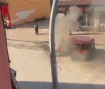 Osmaniye’de araç yandı, esnaf facianın önüne geçti