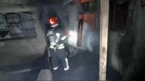 Osmaniye’de iki katlı ahşap binadaki yangın söndürüldü