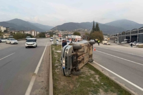 Osmaniye’de kontrolden çıkan otomobil takla attı: 2 yaralı