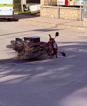 Otomobil ile çarpışan motosikletin sürücüsü ağır yaralandı