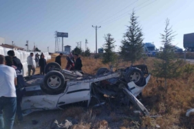 Otomobil takla attı: 1 ölü, 1 yaralı