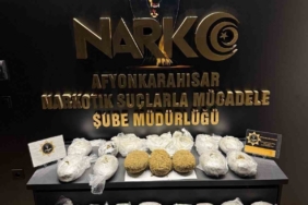 Otomobilin arka kapısının döşemesinin içerisine zulalanmış 11 kilo 500 gram uyuşturucu ele geçirildi