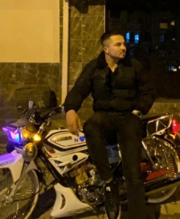 Otomobille çarpışan motosikletin 22 yaşındaki sürücüsü hastanede yaşamını yitirdi