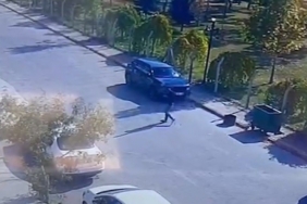 Para çalan şahıs, yüzünü saklamak yerine kameraya el salladı