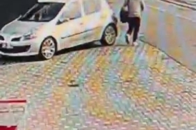 Park halindeki aracı çizip hiçbir şey olmamış gibi yoluna devam etti