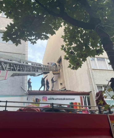 Polisten kaçmaya çalışırken baca boşluğuna sıkıştı