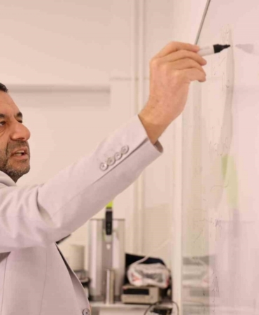 Prof. Dr. Fahrettin Yakupanoğlu; "Bilim makalede kalmamalı, ürüne dönüşmeli"