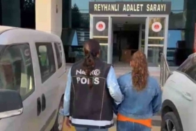 Reyhanlı’da 22 yıl hapis cezası ile aranan uyuşturucu satıcısı kadın yakalandı