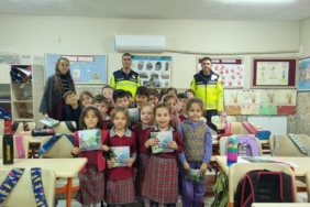 Salavatlı İlkokulu öğrencilerine jandarmadan trafik eğitimi