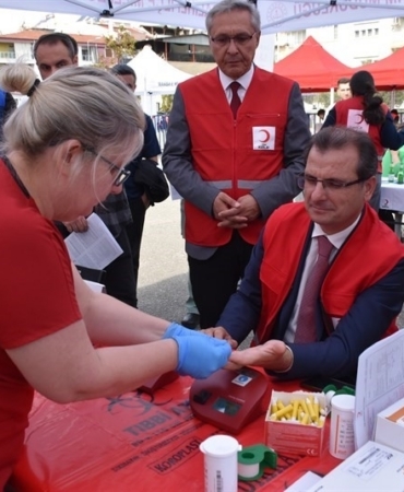 Salihli’den Kızılay’a rekor kan bağışı