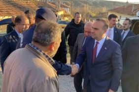 Sanayi ve Teknoloji Bakanı Kacır’dan şehit ailesine taziye ziyareti