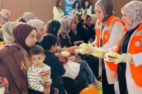 Şanlıurfa’da çiğköfteli ve halaylı ’Kadına şiddete hayır’ etkinliği