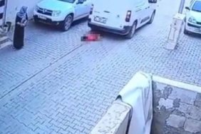 Şanlıurfa’da kargo aracının çarptığı 2 yaşındaki çocuk hayatını kaybetti... Feci kaza kamerada