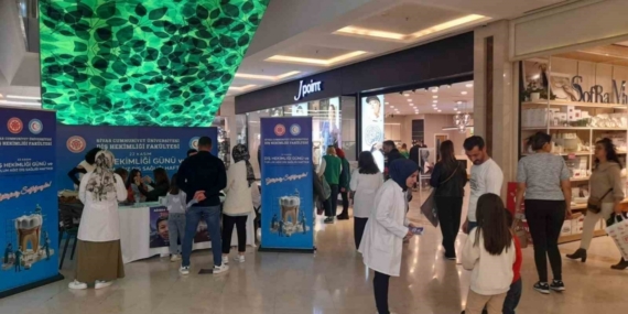 SCÜ öğrencileri dolayısıyla doğru diş fırçalama tekniklerini anlattı