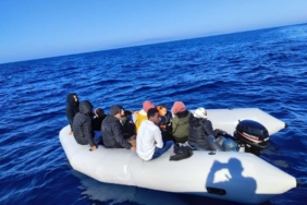 Seferihisar açıklarında 32 göçmen kurtarıldı