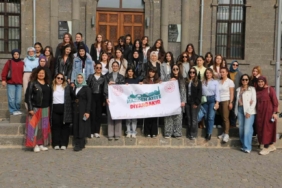 Şehit ve gazi kızları Diyarbakır’ın tarihi mekanlarını geziyor