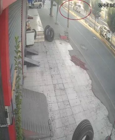 Siirt’te aracın yayaya çarptığı anlar güvenlik kamerasına yansıdı