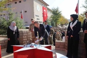 Siirt’te helikopter kazasında şehit olan 17 asker dualarla anıldı