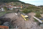 Sındırgı’da depremde hasar gören yapıların yıkımı kırsalda sürüyor