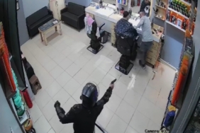 Sinop’ta berber dükkanına silahlı saldırı: O anlar kamerada