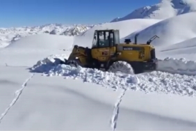 Şırnak’ta karla mücadele çalışmaları devam ediyor