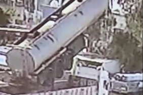 Şırnak’ta tanker değişimi sırasında vinç halatının kopma anı güvenlik kamerasına yansıdı: 2 yaralı