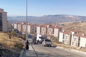Şırnak’ta tır devrildi: 1 yaralı