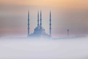 Sis denizinde kaybolan Diyarbakır’da, minareler görsel şölen sundu