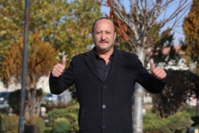 Sivas’ta karlı havada 13 derecelik suya girdi