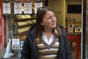 Sokağın maskotu "Waffle" ekipler tarafından barınağa götürülünce gözyaşı döktü