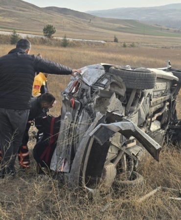 Takla atan otomobil hurdaya döndü: 1 yaralı