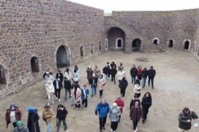 Tarihi mekanda öğrencilere ders