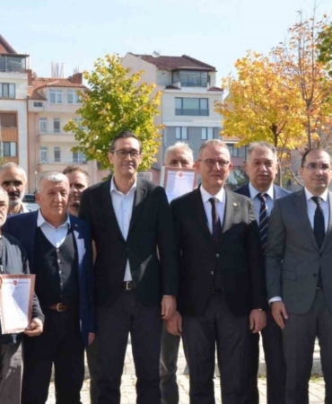 Tavşanlı Küçük Sanayi Sitesi’nde tapu sevinci