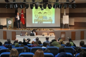 Tayfun Öneş, KBÜ öğrencilerine mesleki tecrübelerini aktardı