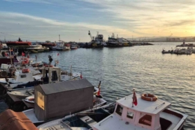 Tekirdağ’da lodos fırtınası balıkçıları denize çıkartmadı