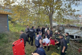 Tekirdağ’da yolcu minibüsü ile çarpışan pikap takla attı: 2 yaralı