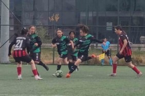 TFF Kadınlar 2. Lig: Vangücü SK:  4 - Kahramanmaraş Anadolu SK:  2