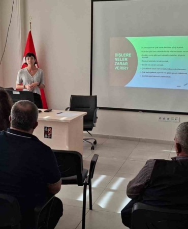 Toplumsal farkındalık için diş sağlığı eğitimi verildi