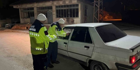 Trafik denetiminde kurallara uymayan sürücülere ceza yağdı