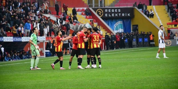 Trendyol Süper Lig: Kayserispor: 1 - Kasımpaşa: 1 (Maç devam ediyor)