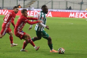 Trendyol Süper Lig: Konyaspor: 0 - Antalyaspor: 0 (İlk yarı)