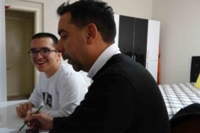 Tunceli’de 10 yıldır evde eğitimle hayata bağlanan Beran’ın azmi ilham veriyor