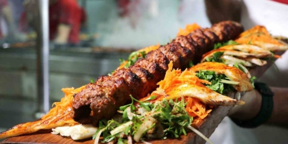 ‘Türkiye’nin en çok akla gelen lezzetleri’ listesinde Adana kebabının 3’üncü olmasına tepki