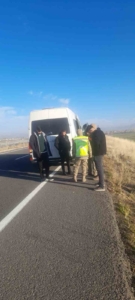 Tutak’ta trafik kazası; biri ağır üç yaralı