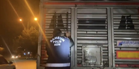 Tütün operasyonunda tırdan 215 kilo kaçak tütün çıktı